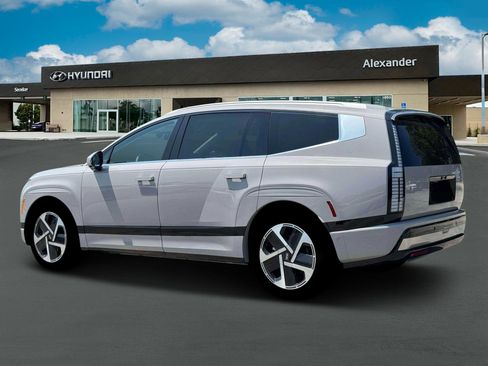 New 2026 Hyundai Ioniq 9 Calligraphy image 4