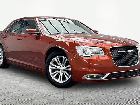 Used 2020 Chrysler 300 Touring L w/ 300 Premium Group RWD image 12