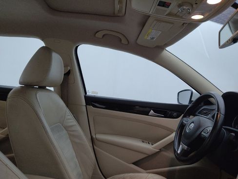 Used 2014 Volkswagen Passat 1.8T SEL Premium image 19