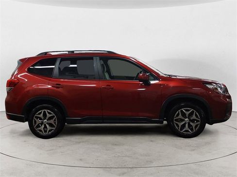 Used 2019 Subaru Forester Premium w/ All-Weather Package image 6
