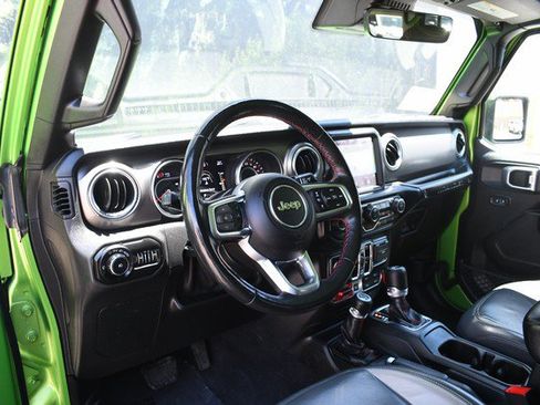 Used 2019 Jeep Wrangler Unlimited Rubicon w/ Dual Top Group AWD/4WD image 14