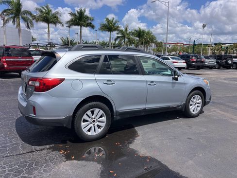 Used 2015 Subaru Outback 2.5i Premium AWD/4WD image 1