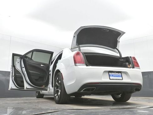 Used 2016 Chrysler 300 S image 52