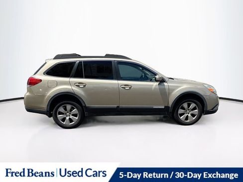 Used 2010 Subaru Outback 2.5i Limited AWD/4WD image 8