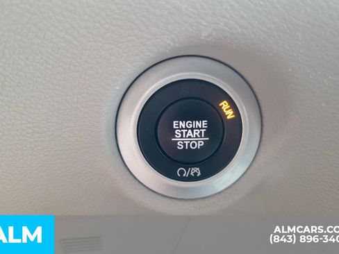 Used 2023 Chrysler Voyager LX FWD image 10