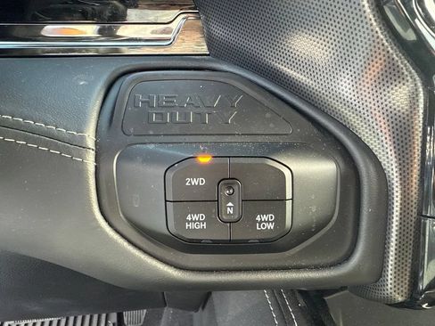 Used 2025 RAM 3500 Limited AWD/4WD image 22