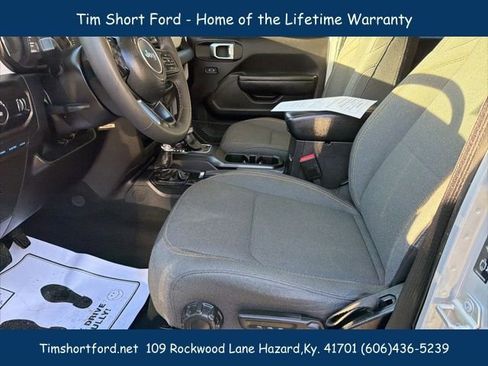 Used 2024 Jeep Wrangler Unlimited w/ Convenience Group image 9