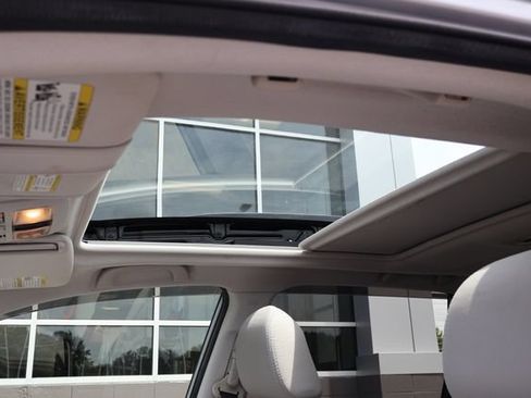 Used 2016 Subaru Forester 2.5i Premium w/ Popular Package #1 AWD/4WD image 17