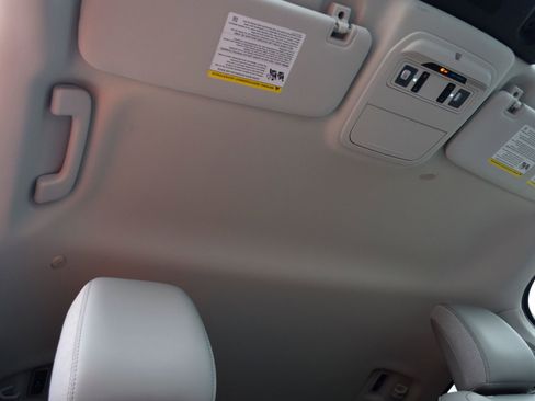 New 2026 Ford Explorer Active w/ Active Comfort Package image 26