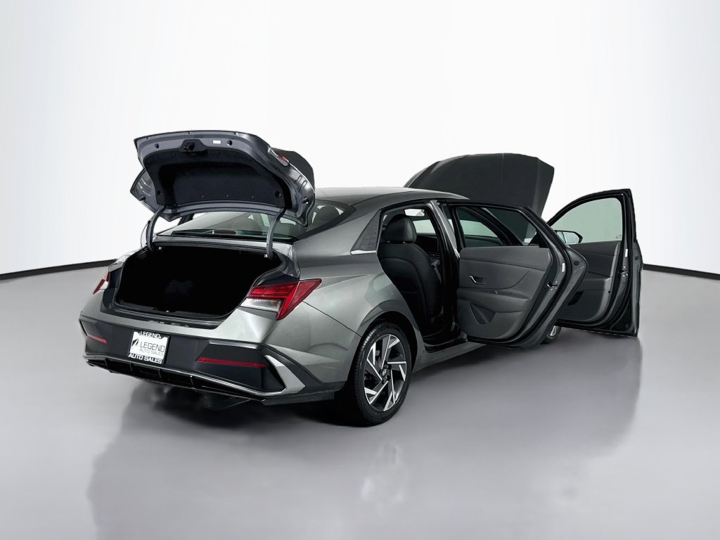 Used 2025 Hyundai Elantra SEL FWD image 22