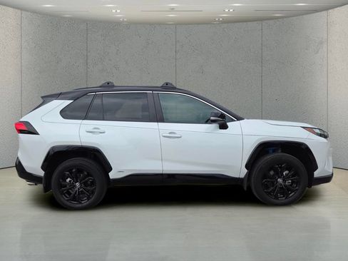 Used 2024 Toyota RAV4 XSE AWD/4WD image 3