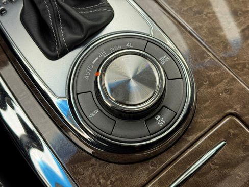 Used 2017 INFINITI QX80 4WD w/ Driver Assistance Package image 30