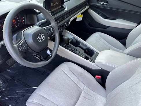 Used 2023 Honda Accord EX image 4