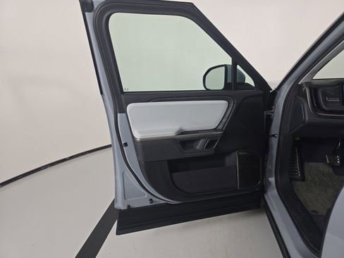 Used 2024 Rivian R1S Adventure AWD/4WD image 16