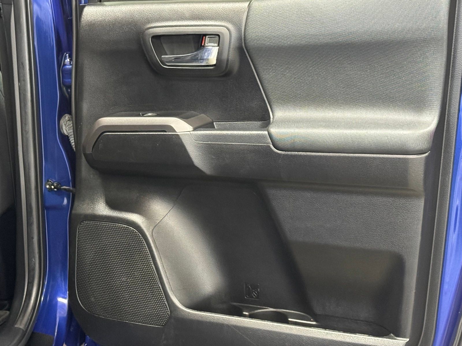Used 2022 Toyota Tacoma TRD Sport AWD/4WD image 45