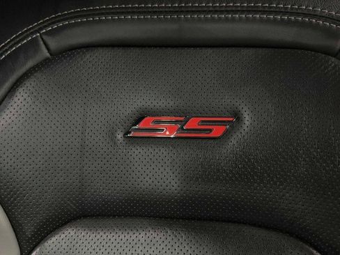 Used 2017 Chevrolet Camaro SS image 40