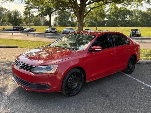 Used 2012 Volkswagen Jetta SE FWD image 3