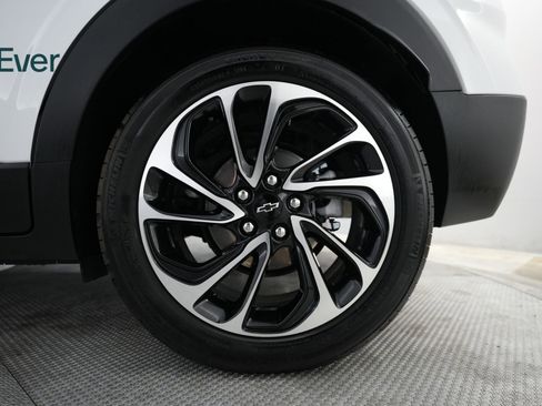 Used 2023 Chevrolet Bolt EUV Premier w/ Sun & Sound Package image 19