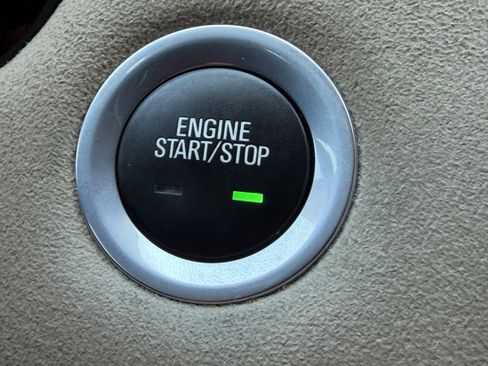 Used 2018 Cadillac XT5 Platinum w/ Driver Assist Package image 24