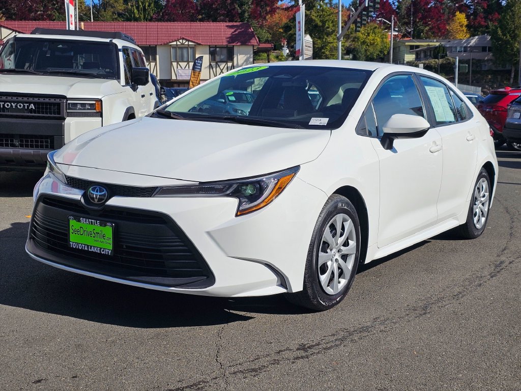 Certified 2023 Toyota Corolla LE FWD image 3