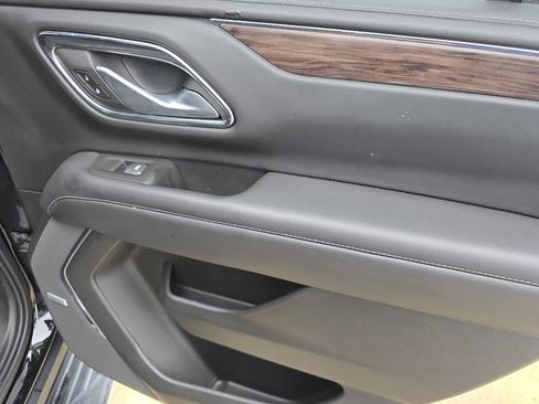 Used 2022 Chevrolet Tahoe LT w/ Luxury Package image 17