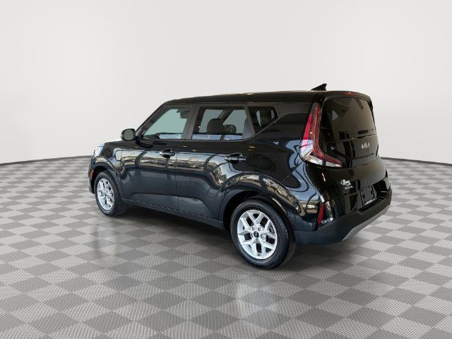 Used 2025 Kia Soul LX FWD image 8