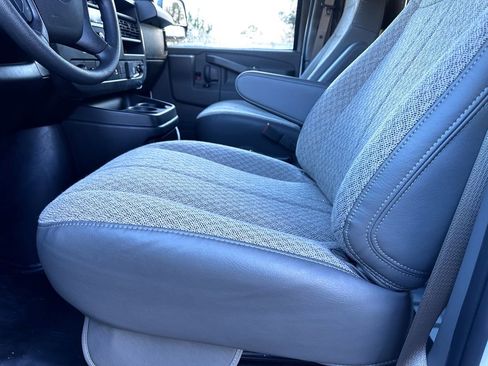 Used 2025 Chevrolet Express 2500 Extended w/ Communications Package image 17