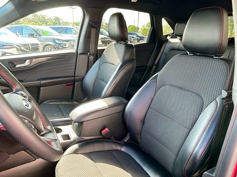 Used 2024 Ford Escape ST-Line w/ Tech Pack #1 AWD/4WD image 8