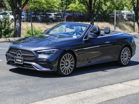 Used 2025 Mercedes-Benz CLE 300 4MATIC Cabriolet image 7