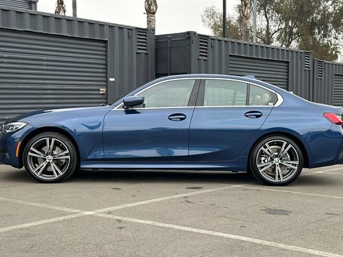 Used 2021 BMW 330i xDrive 330i xDrive w/ Premium Package image 2