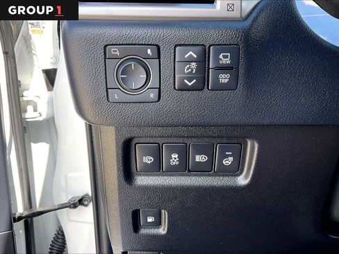 Certified 2022 Lexus GX 460 Luxury w/ Off Road Package image 33