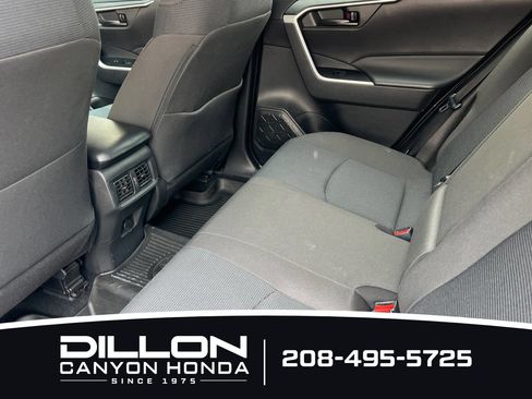 Used 2022 Toyota RAV4 LE AWD/4WD image 14