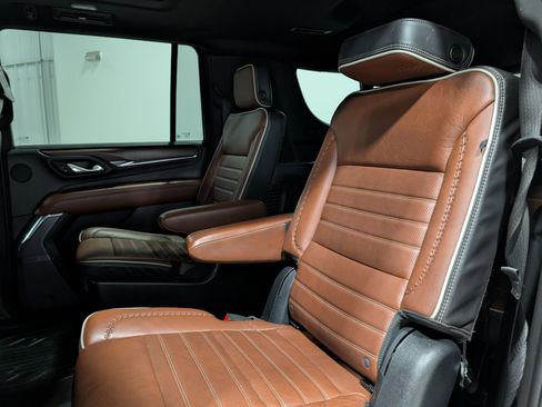 Used 2023 GMC Yukon XL Denali Ultimate image 17