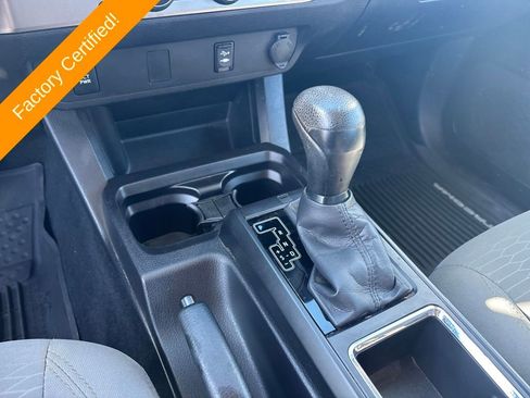 Used 2017 Toyota Tacoma SR image 18