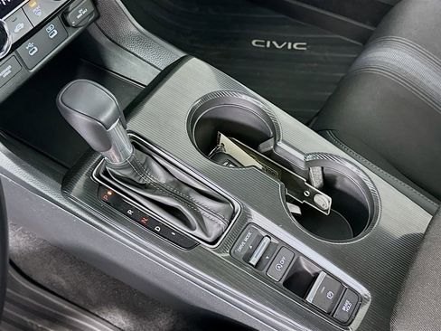 Used 2025 Honda Civic Sport image 17