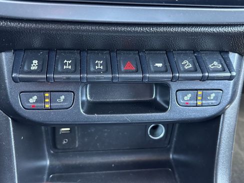 Used 2018 Chevrolet Colorado ZR2 w/ ZR2 Dusk Special Edition image 16