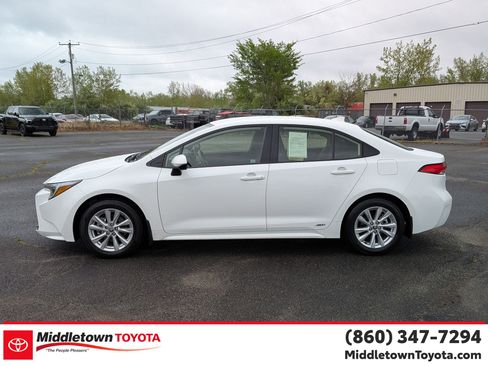 Used 2024 Toyota Corolla LE w/ LE Convenience Package AWD/4WD image 6