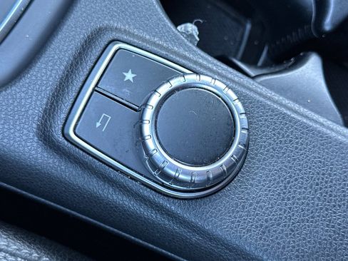 Used 2020 Mercedes-Benz GLA 250 image 33