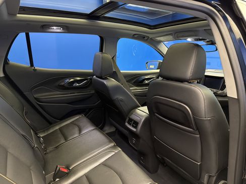 Used 2023 GMC Terrain AT4 image 25