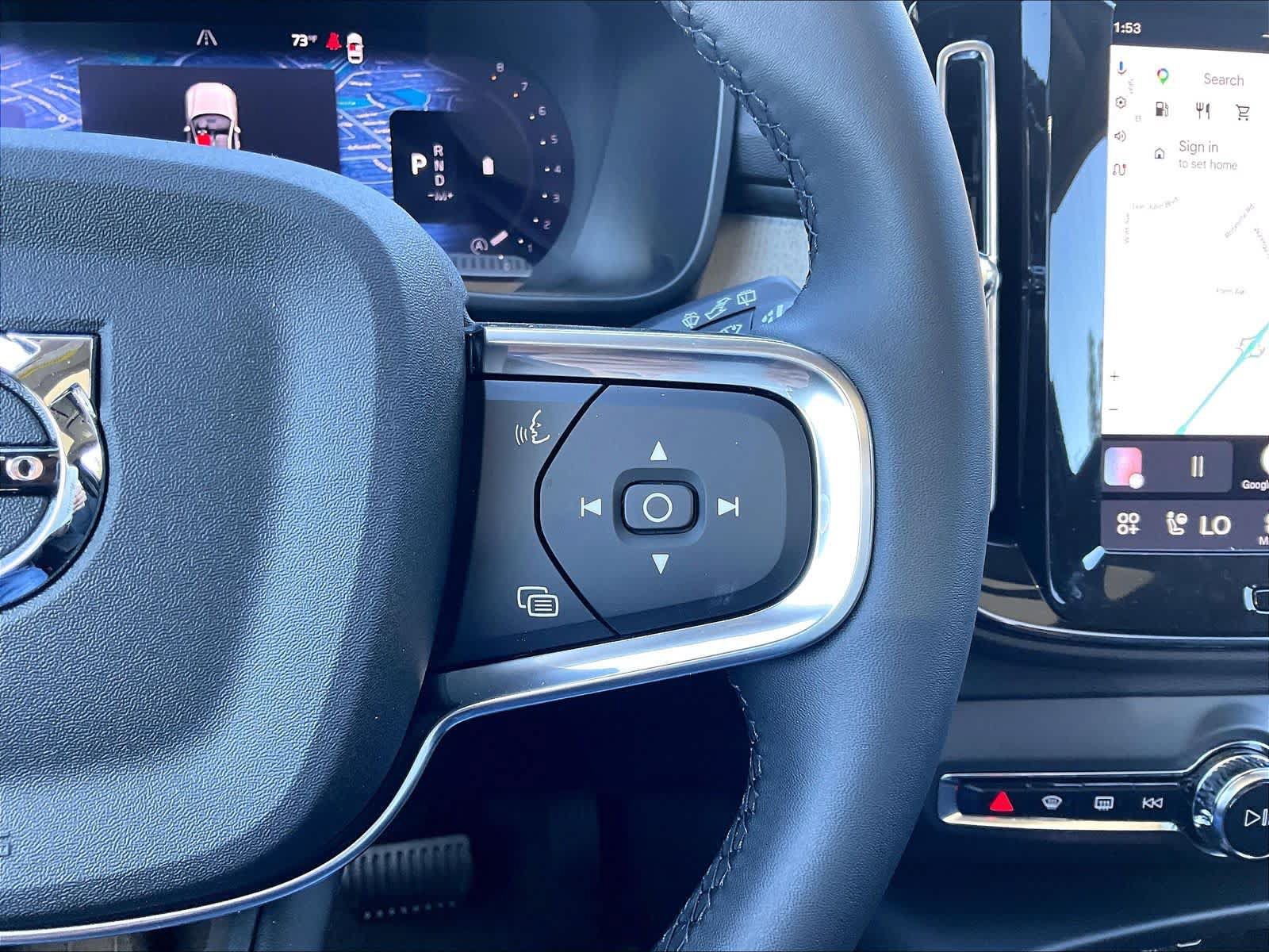 New 2026 Volvo XC40 B5 Plus AWD/4WD image 18