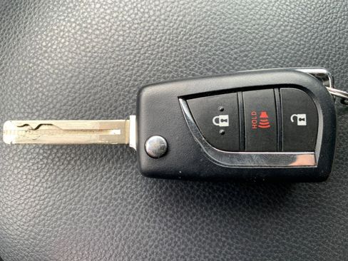 Used 2025 Toyota RAV4 LE image 22