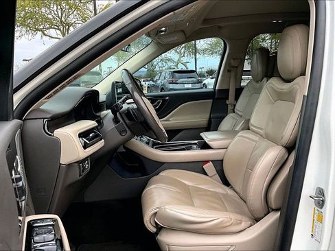 Used 2020 Lincoln Aviator Reserve w/ Equipment Group 201A image 5