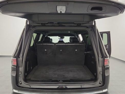 Used 2024 Jeep Wagoneer L Series II w/ Flexible Seating Group AWD/4WD image 29