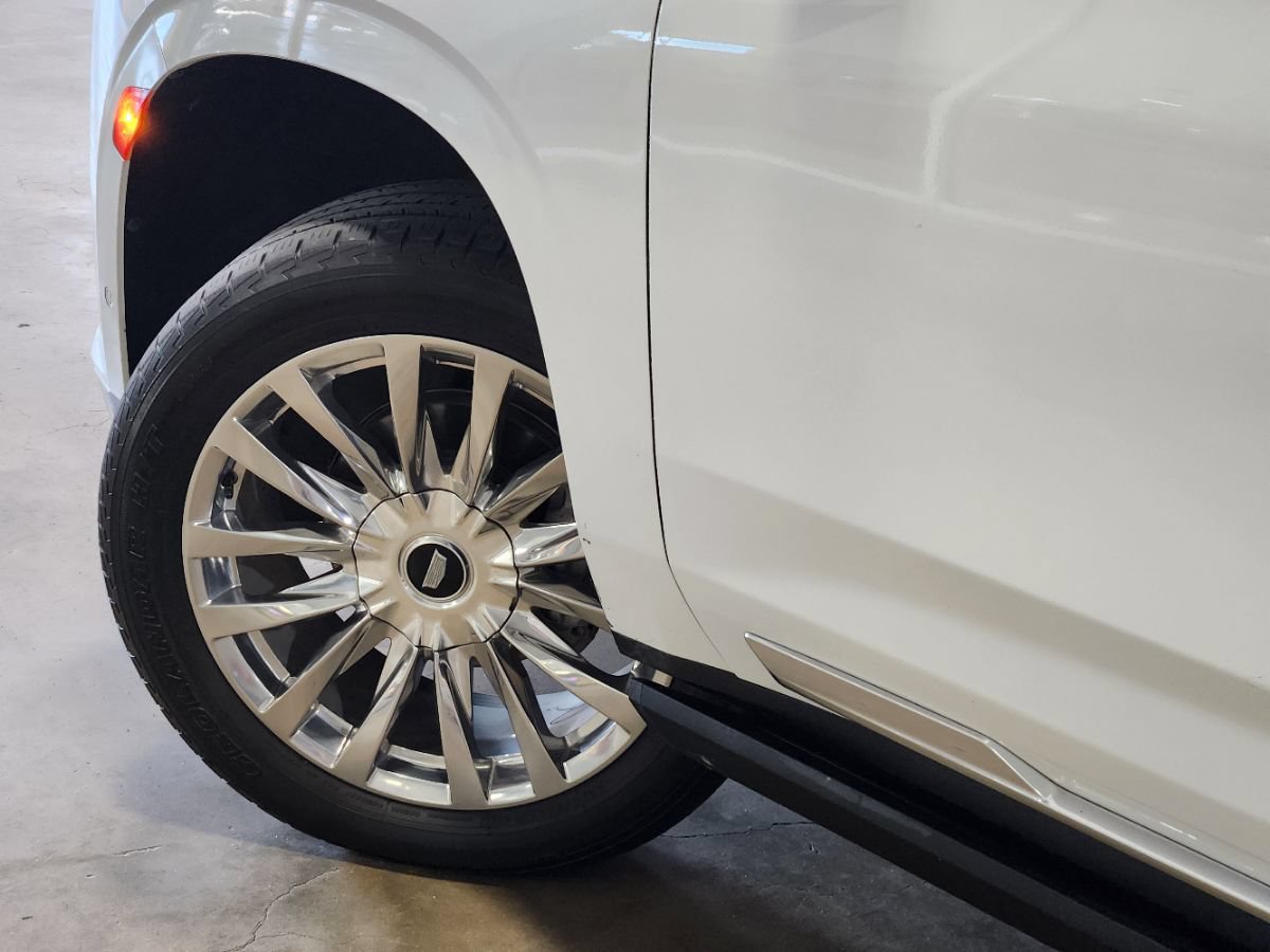Used 2022 Cadillac Escalade ESV Premium Luxury w/ Performance Package AWD/4WD image 17