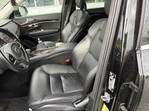 Used 2017 Volvo XC90 T6 Momentum w/ Vision Package AWD/4WD image 14