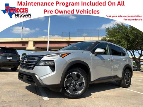 Used 2025 Nissan Rogue SV FWD image 1