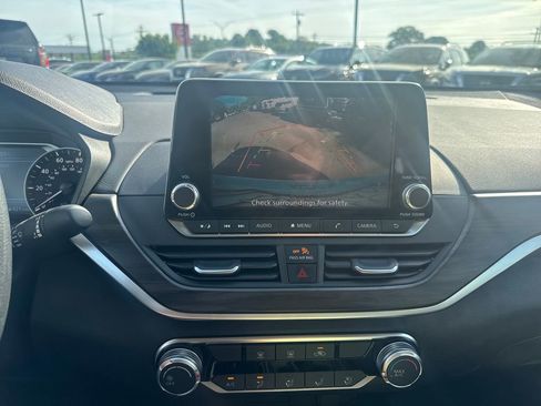 New 2026 Nissan Altima 2.5 SV FWD image 18