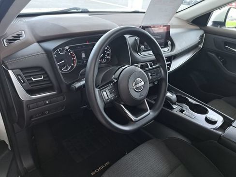 Used 2023 Nissan Rogue SV AWD/4WD image 7