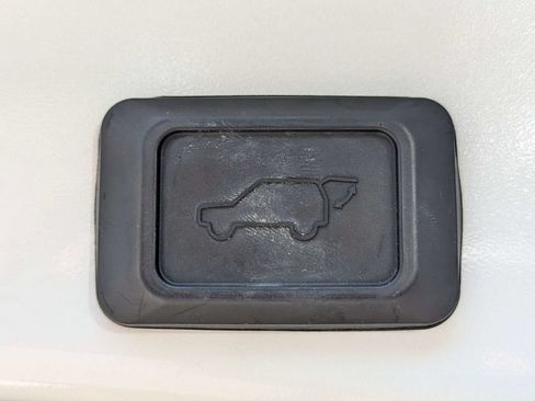 Used 2023 Toyota RAV4 XLE w/ Convenience Package FWD image 14