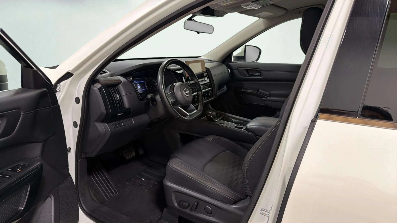 Used 2023 Nissan Pathfinder SV AWD/4WD image 37
